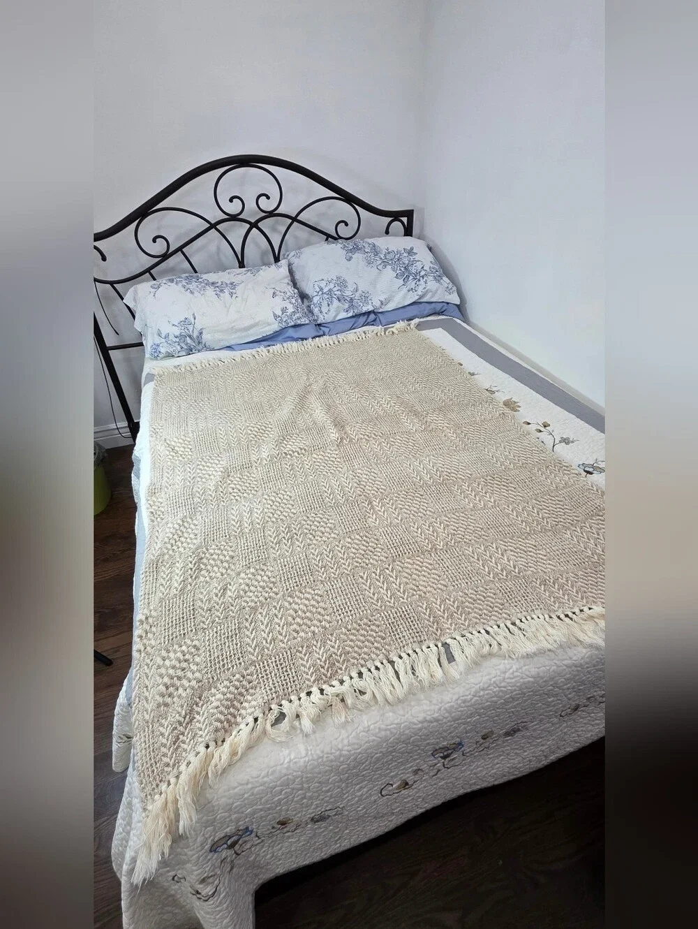 Light Beige Throw Blanket